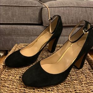 Banana Republic classic black heels w/ ankle strap